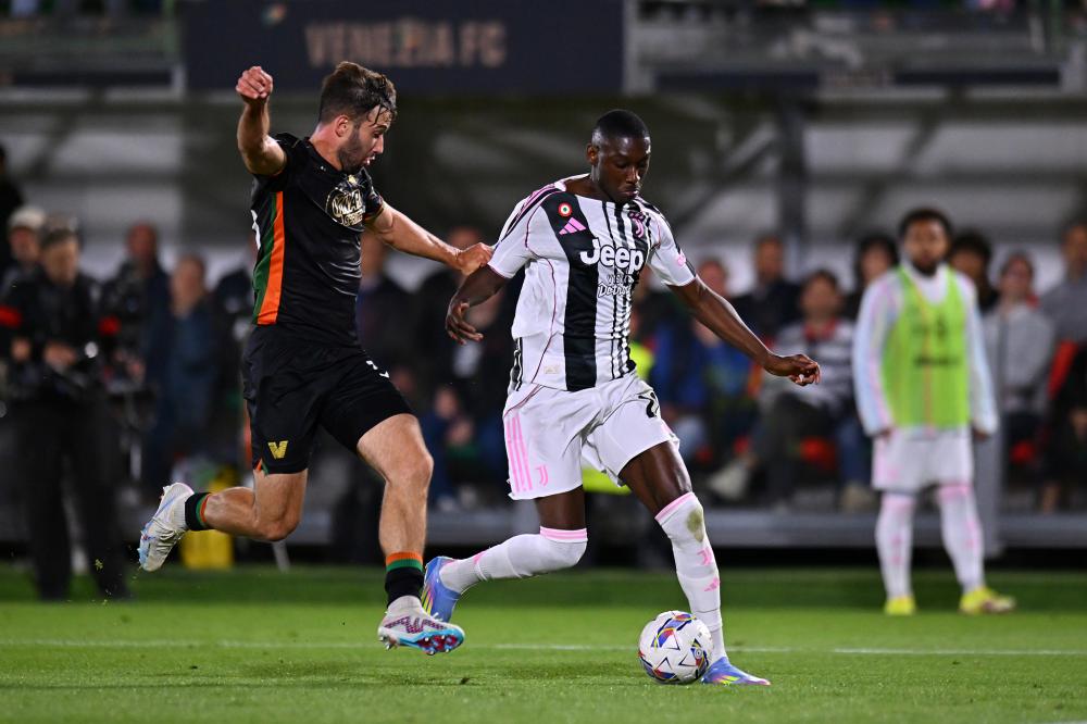 尼克斯官方：唐斯因左小腿紧张缺席对阵魔术的比赛