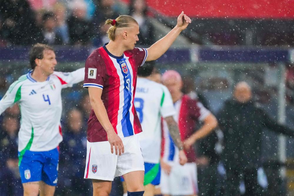 萨哈：博学的亨利未来有机会执教枪手；高兴看到曼联热身状态